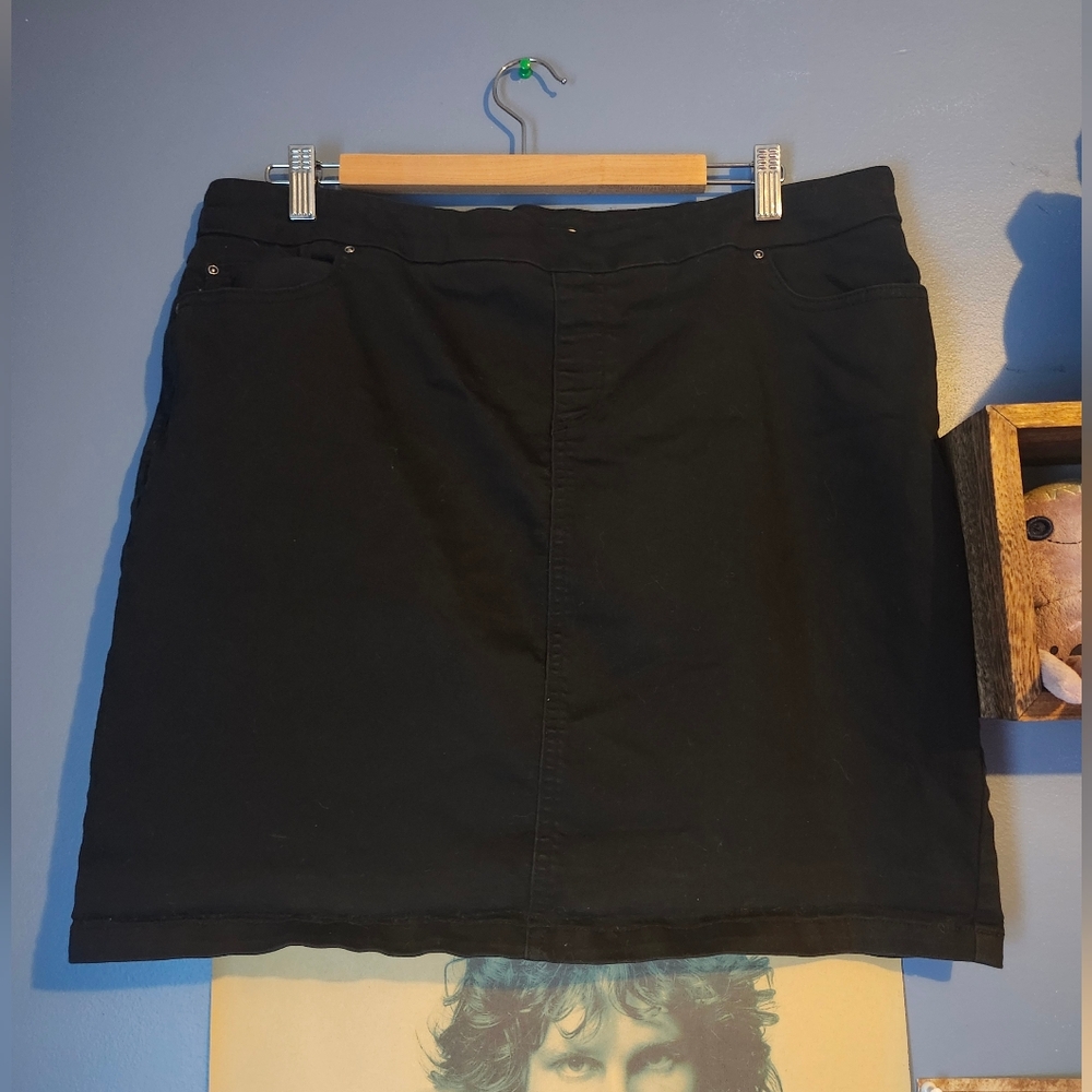 S.C. & CO. Black Denim Stretchy Mini Skirt Plus size